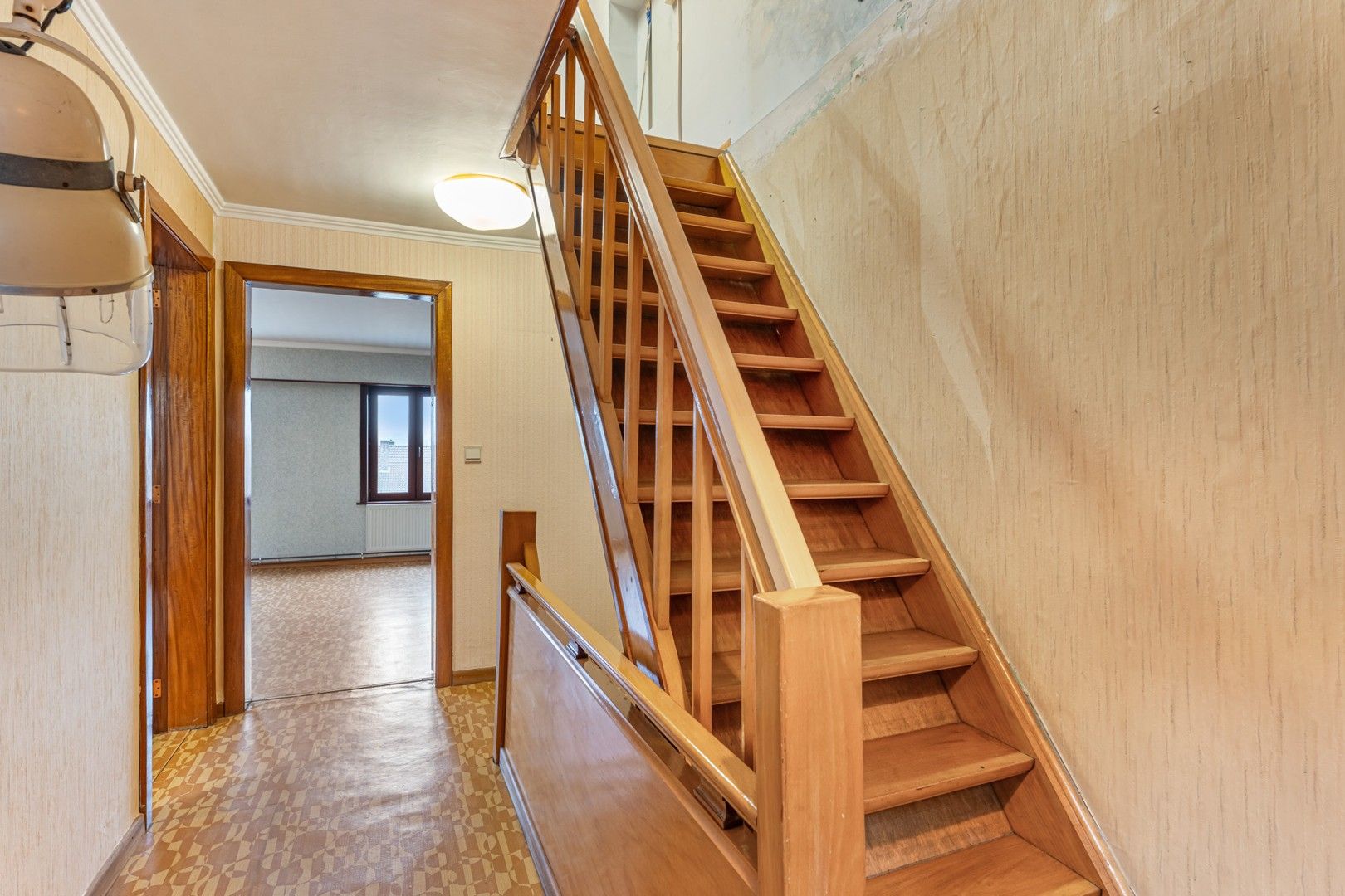 Te renoveren woning op ruim perceel met tal van mogelijkheden foto 14