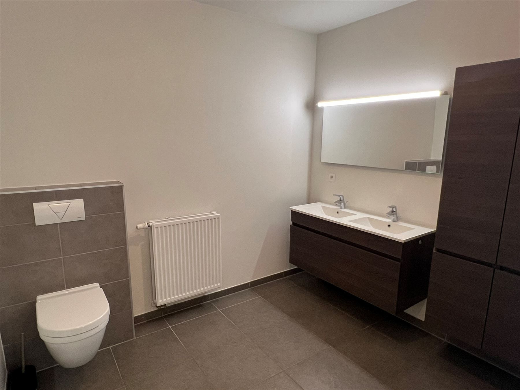 Ruim appartement met 3 slaapkamers, dakterras en garage foto 4