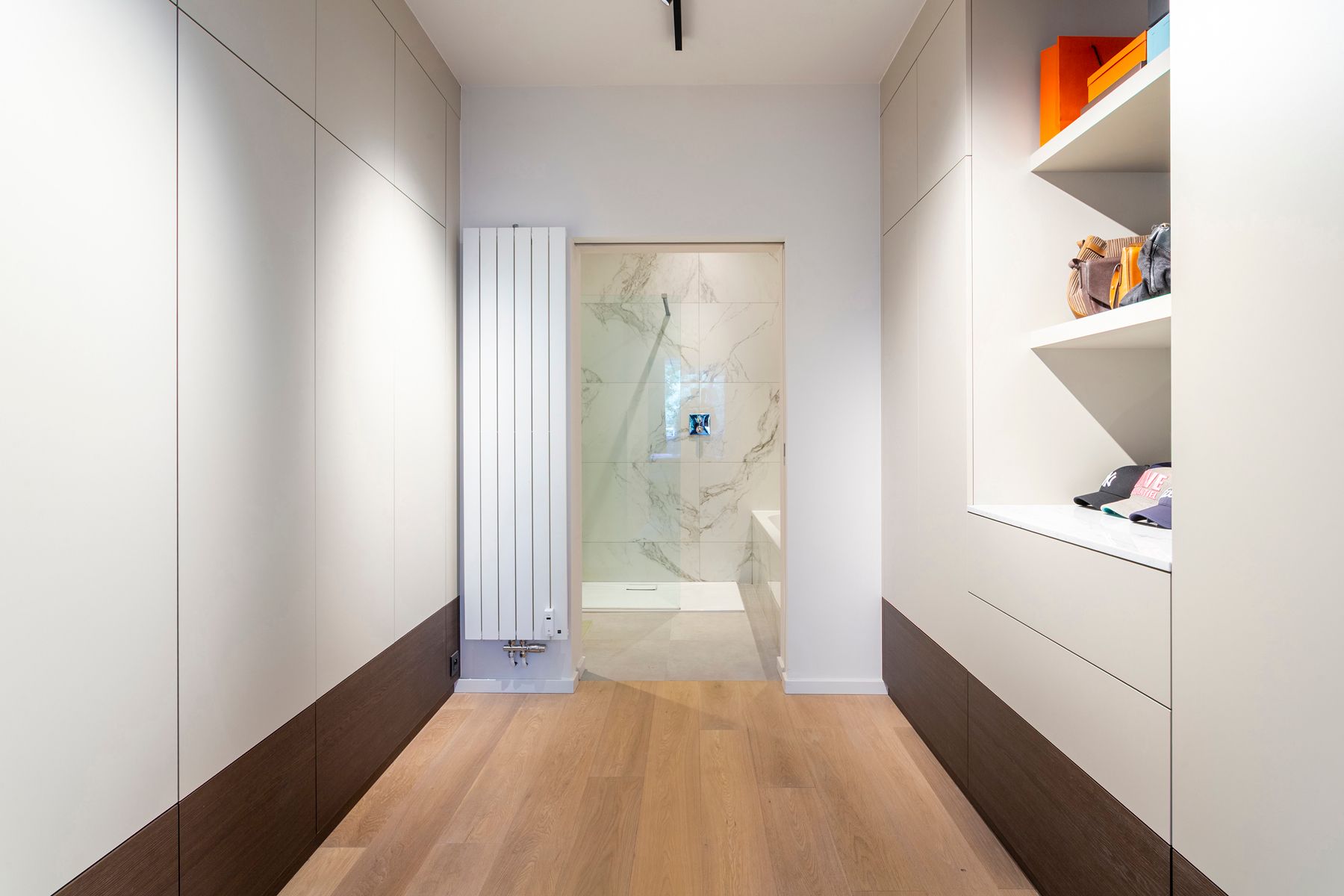 Stijlvol tweeslaapkamer appartement met terras nabij Zuid foto 8