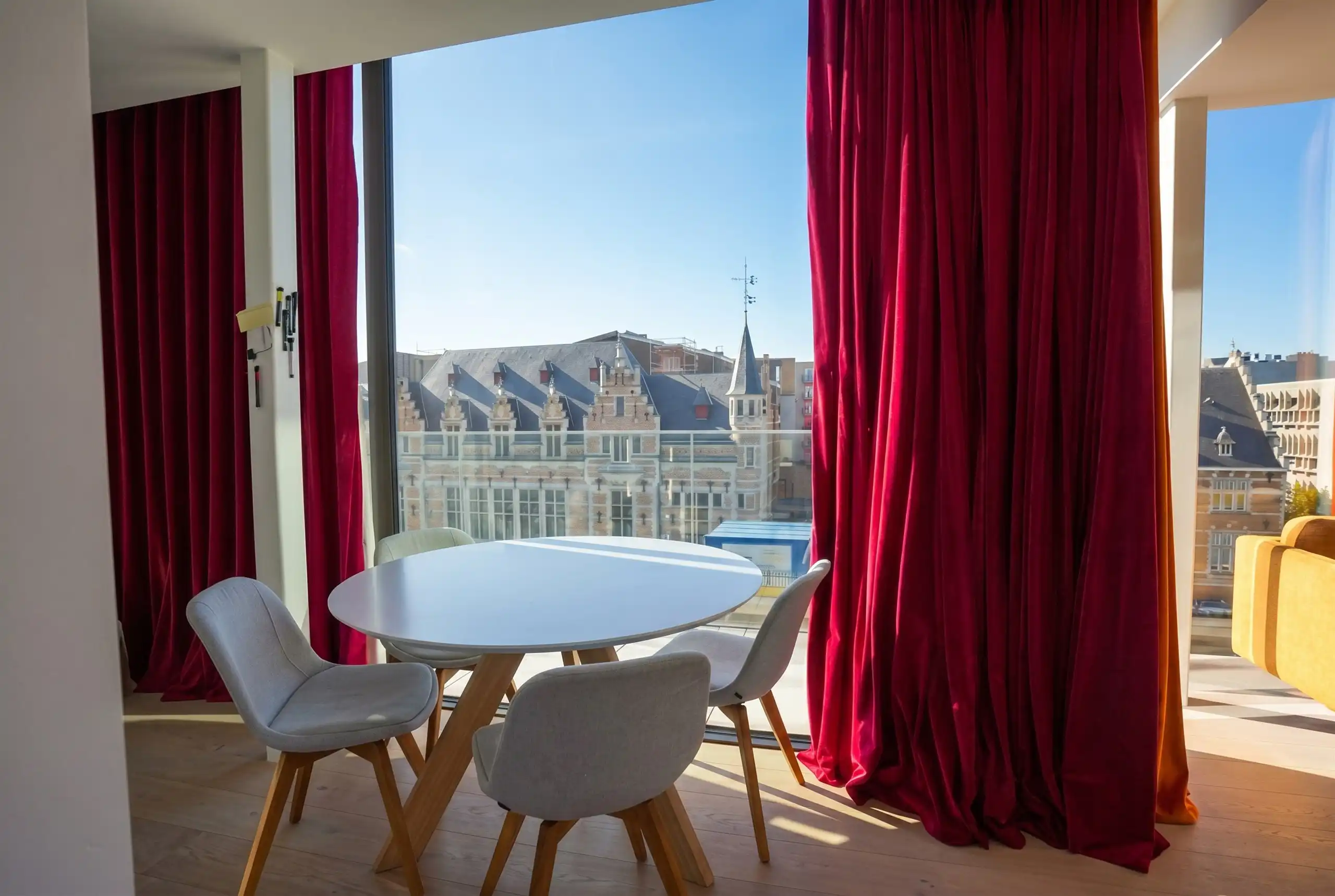 Dak appartement met skylinezicht en groot zonnig terras!  foto 11