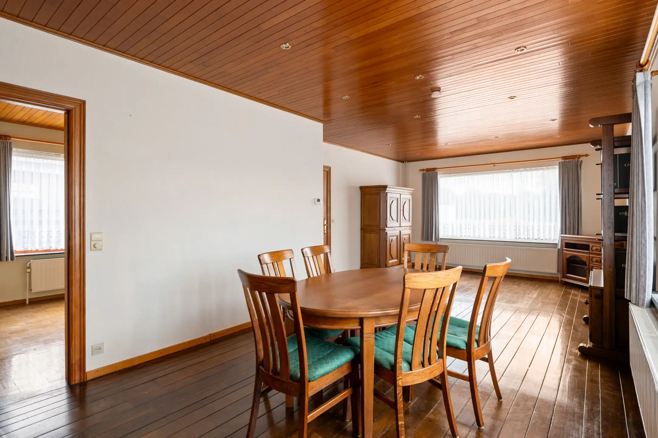 Charmante woning met grote tuin foto 7