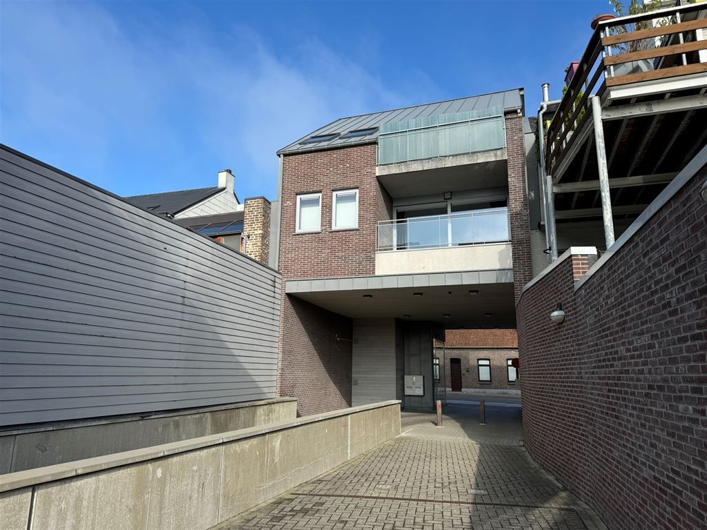 Modern duplexappartement met 2 terrassen, een ondergrondse autostandplaats en berging foto 3