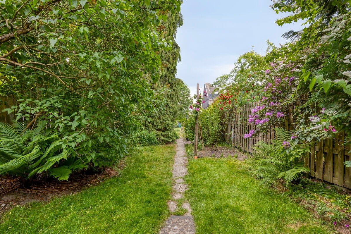 Charmante en goed gelegen woning foto 30