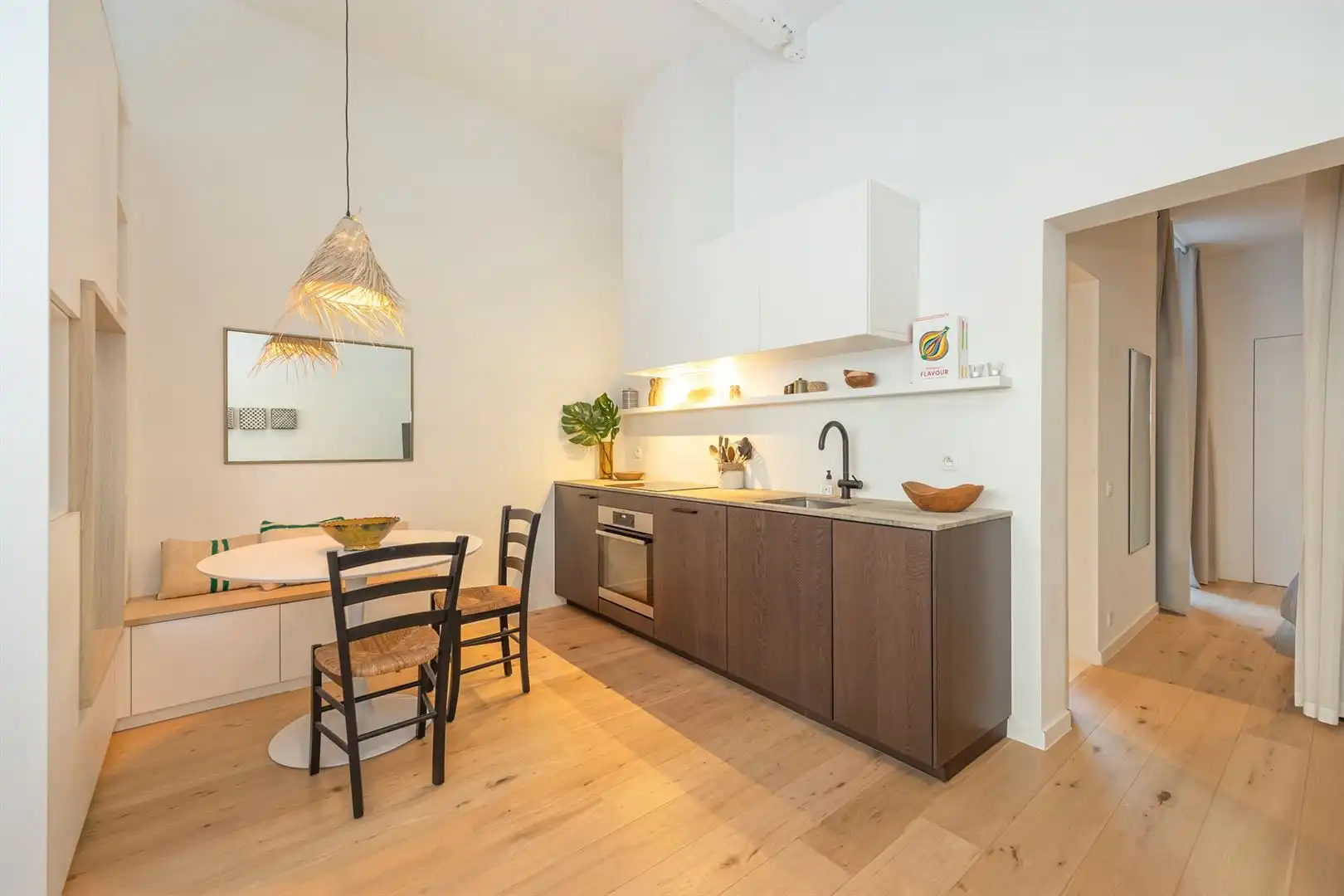 Stijlvol éénslaapkamer appartement met terras foto 3