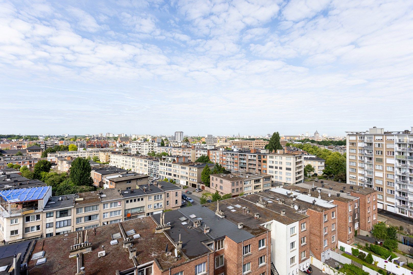 Appartement (9v) met 2 slaapkamers, terras en garagebox! foto 16