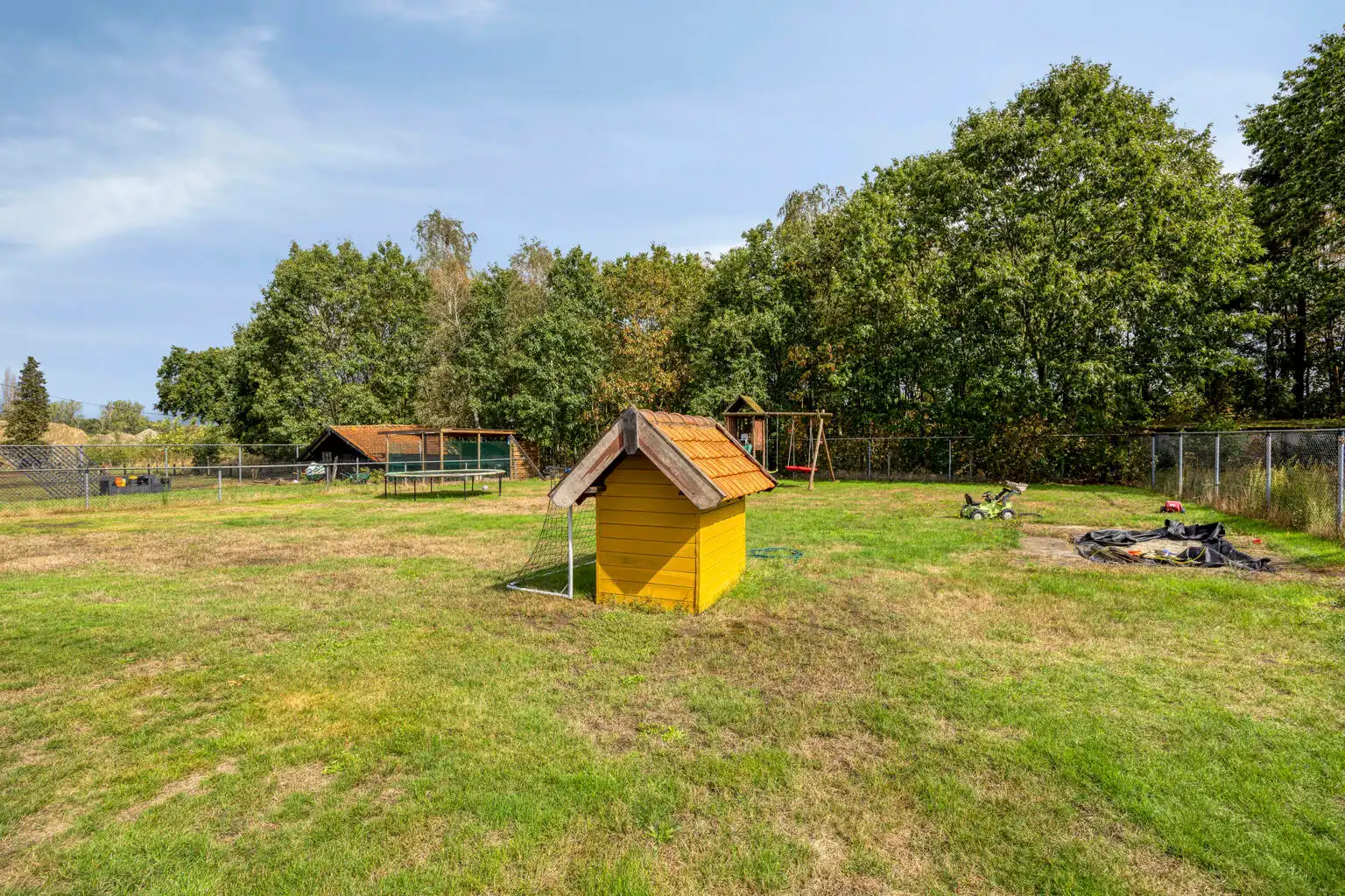 Ruime laagbouwwoning op 1806m² met omheinde tuin foto 29