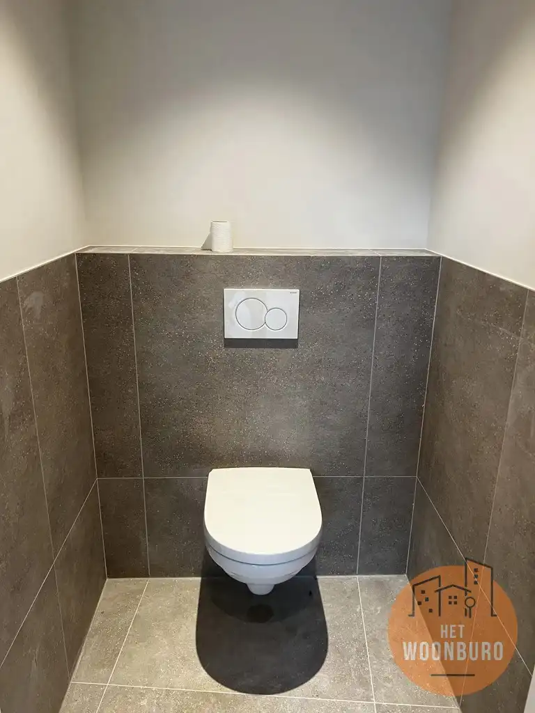 Kantoor met polyvalente ruimte, 4 burelen, vergaderzaal foto 7