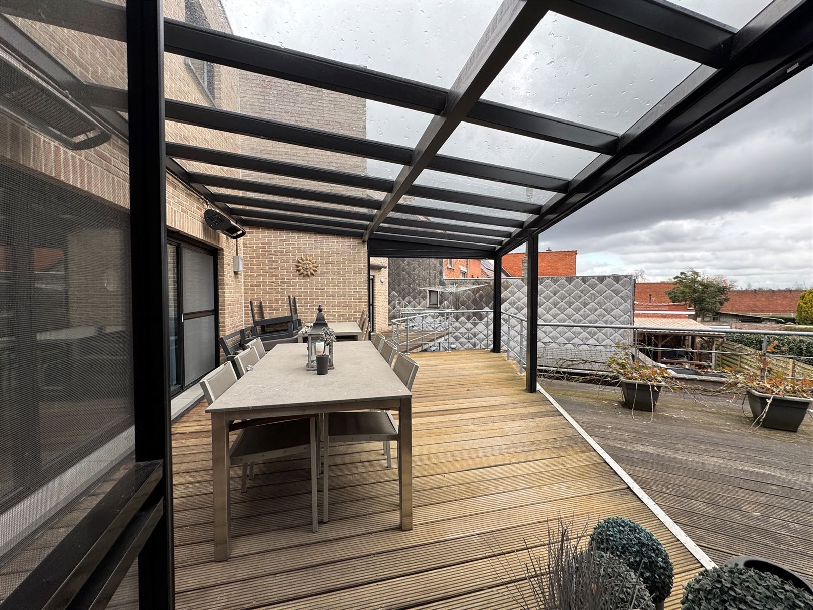Uniek kantoorgebouw met duplex appartement te koop foto 21