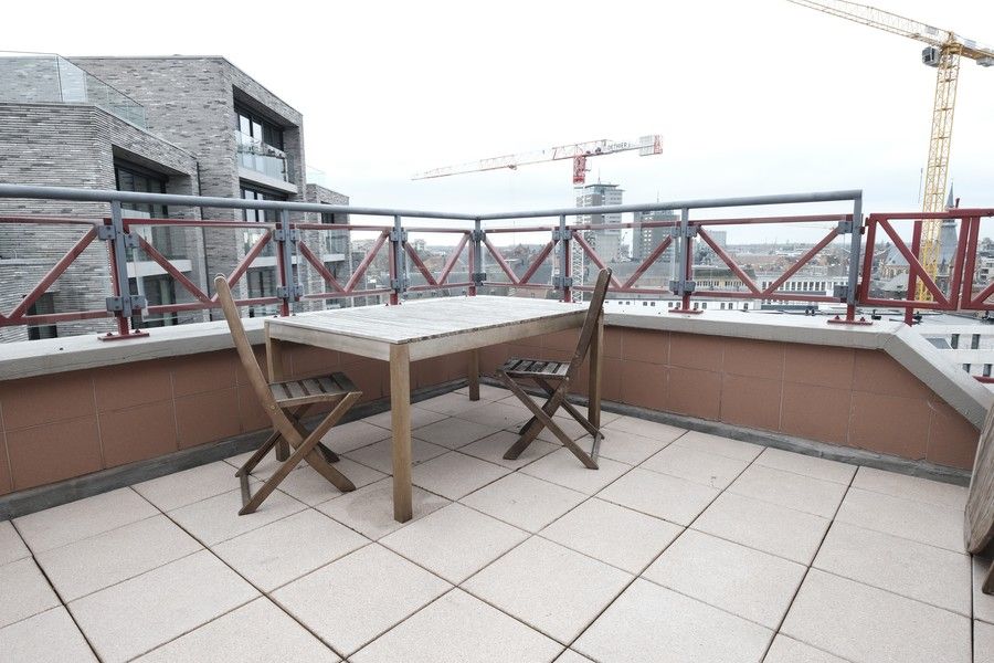 Penthouse midden in het centrum van Hasselt met 2 slaapkamers en een dubbele garage foto 22