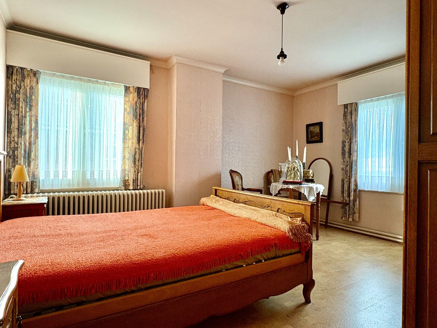 Ruime half openbebouwing met grote garage, 3 slks met mogelijkheid tot 5 slks. foto 12