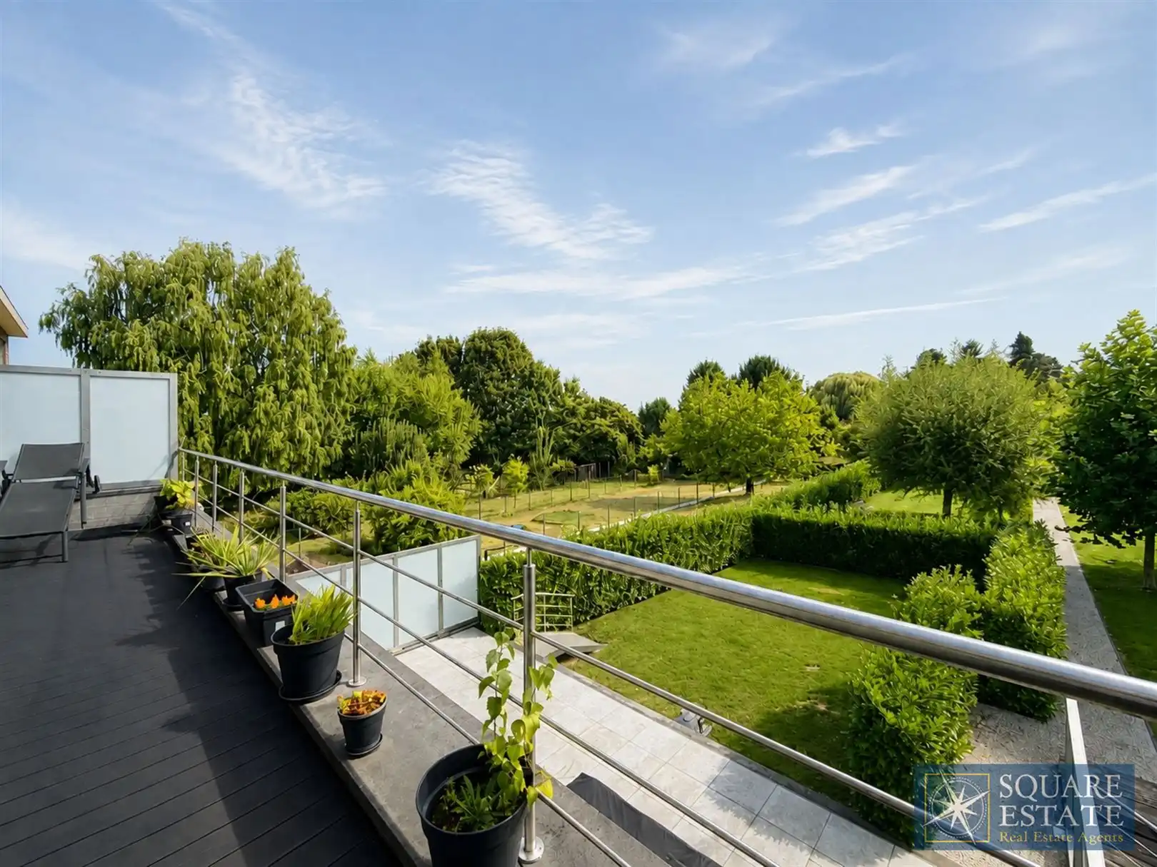Duplex/triplex foto {{pictureIndex}}