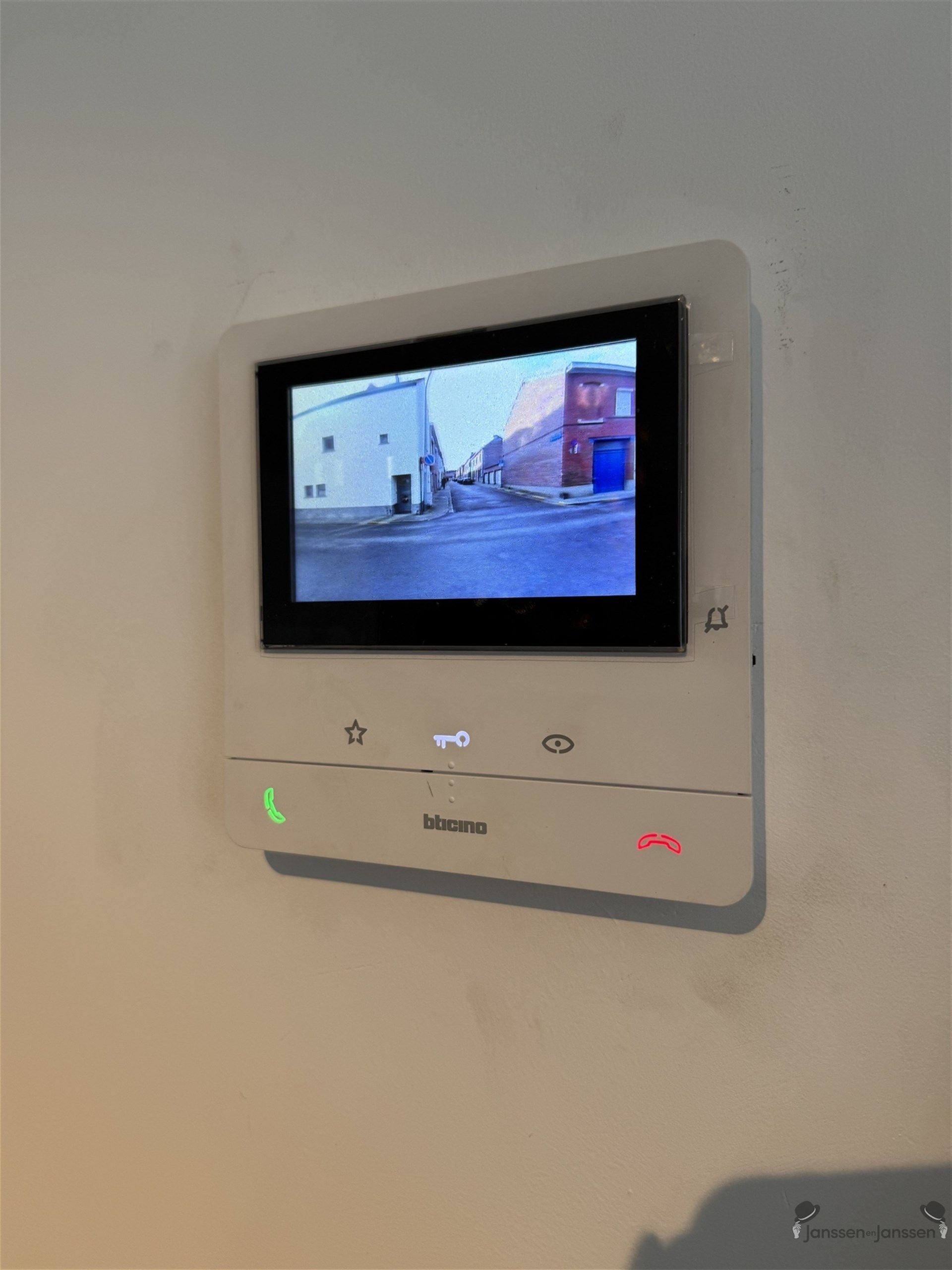 Luxe studentenkamer met eigen sanitair en toegang tot het gemeenschappelijk terras foto 8