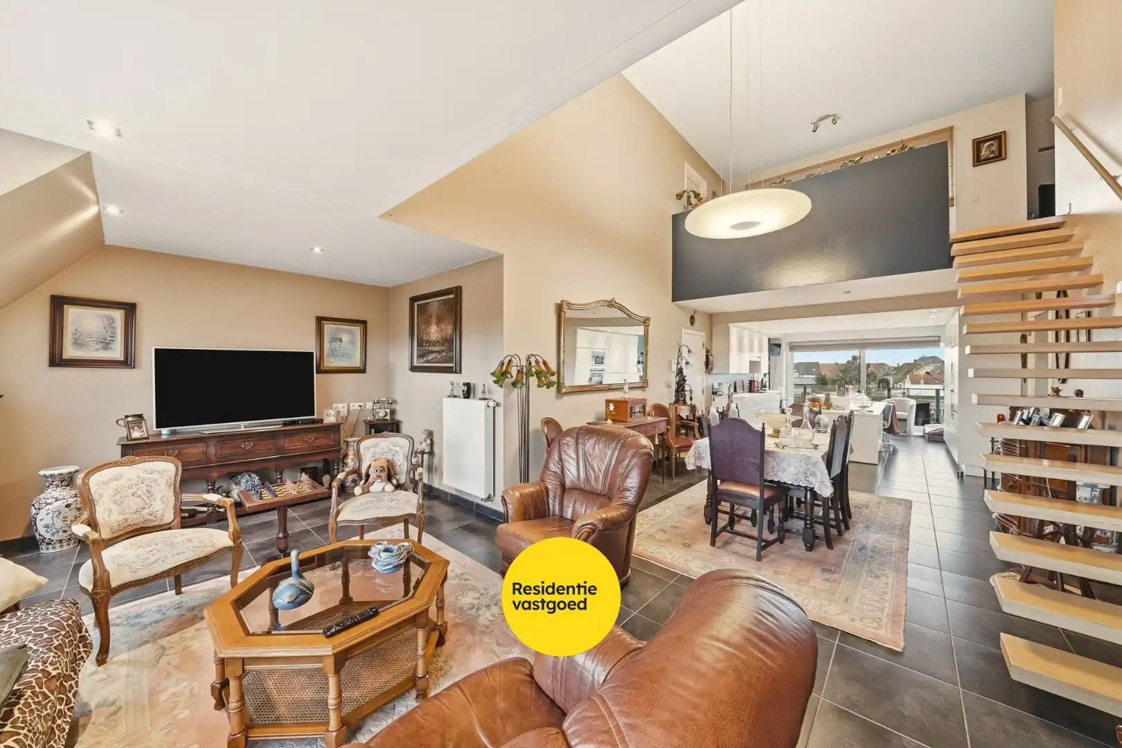 Investeringsopportuniteit: Duplexappartement (185 m²) met 2 zonneterrassen in hartje Oudenburg foto 2