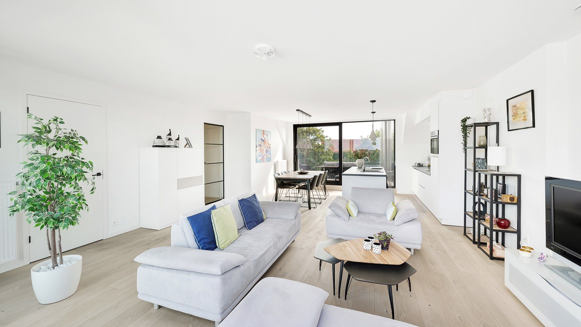 Penthouse met ruime terrassen foto {{pictureIndex}}