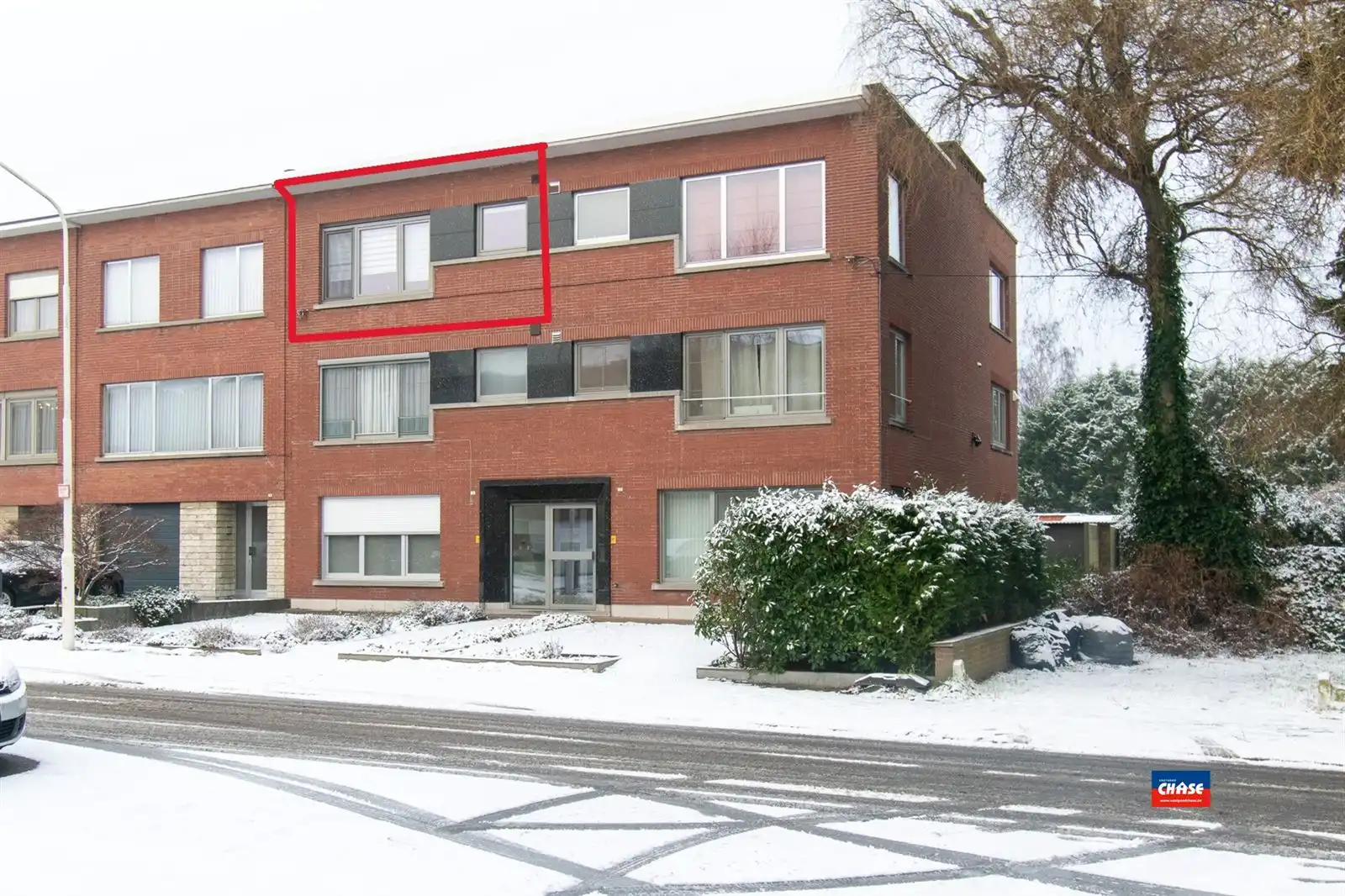 Instapklaar 2-slaapkamer appartement met terras foto 16