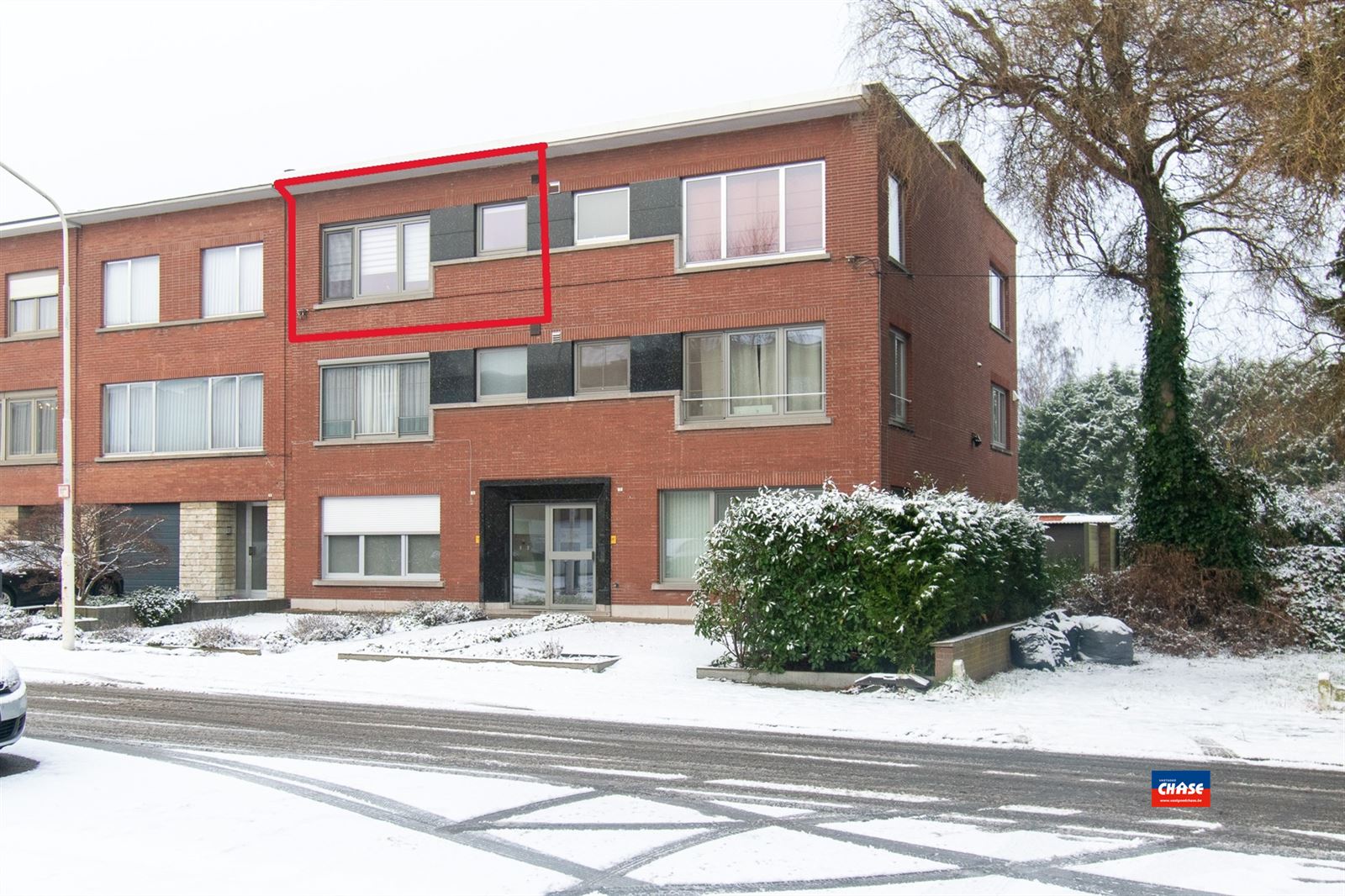 Instapklaar 2-slaapkamer appartement met terras foto 16