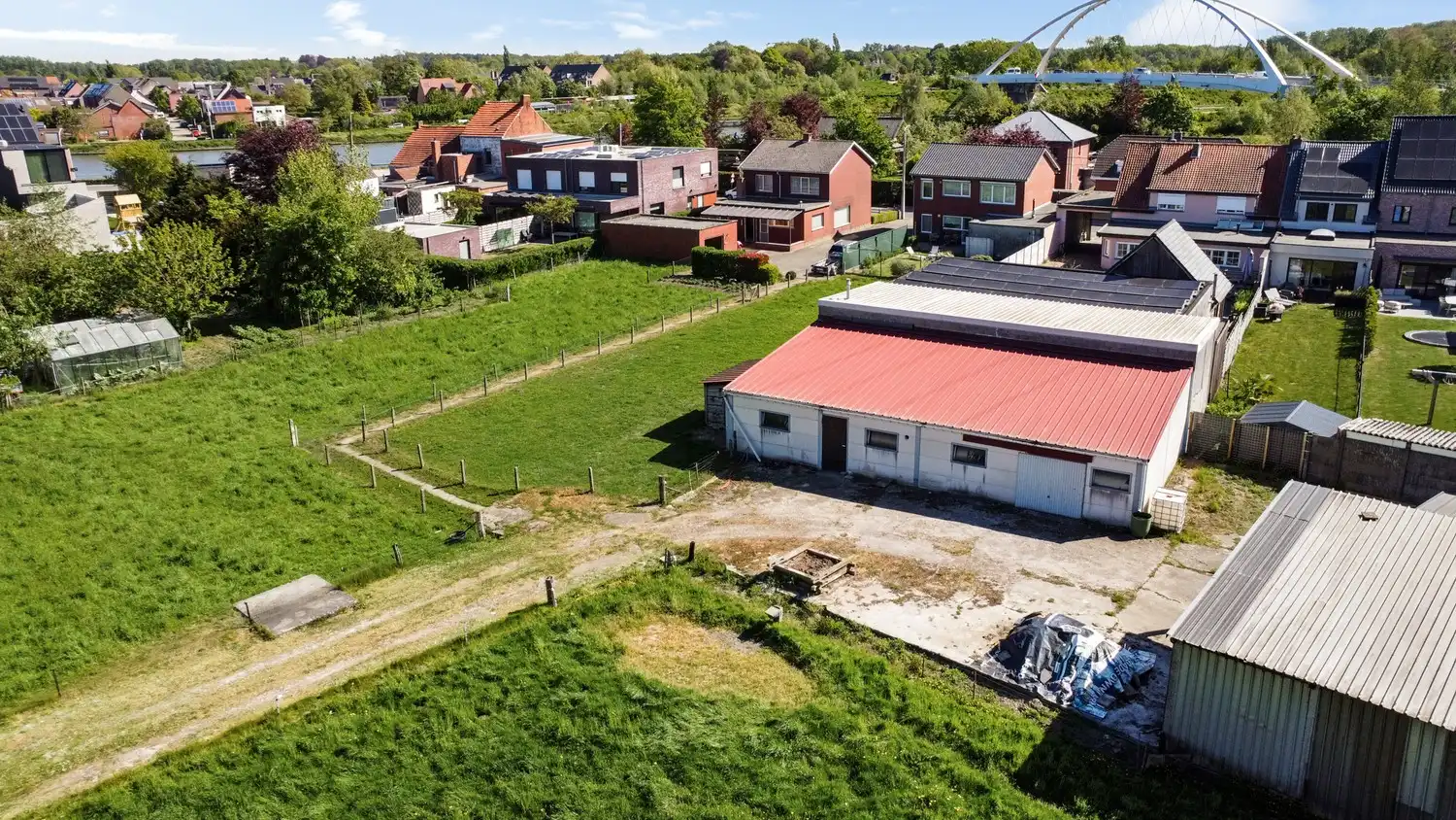 Ruime te renoveren woning met achterliggend weiland (4042m²) te Oelegem! foto 24