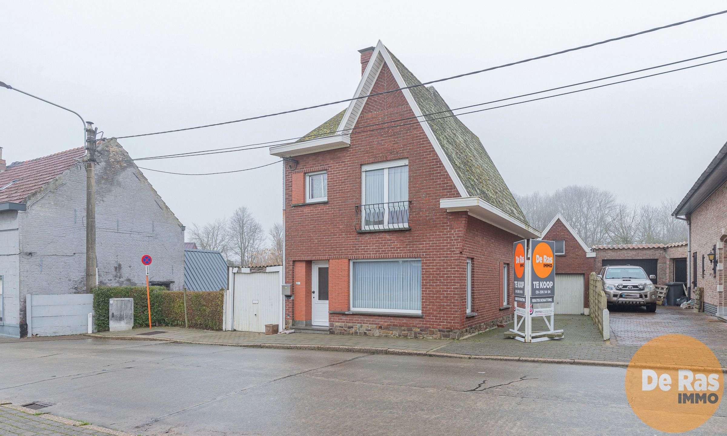 Hoofdfoto van de publicatie: BALEGEM -  Stevige halfopen bebouwing op een leuke locatie