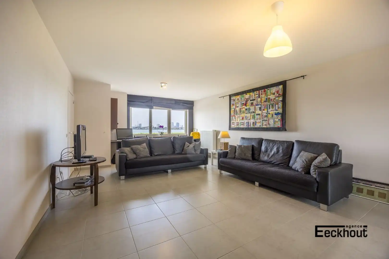 Zeer ruime, recente woning met open zicht op de Spuikom! foto 3