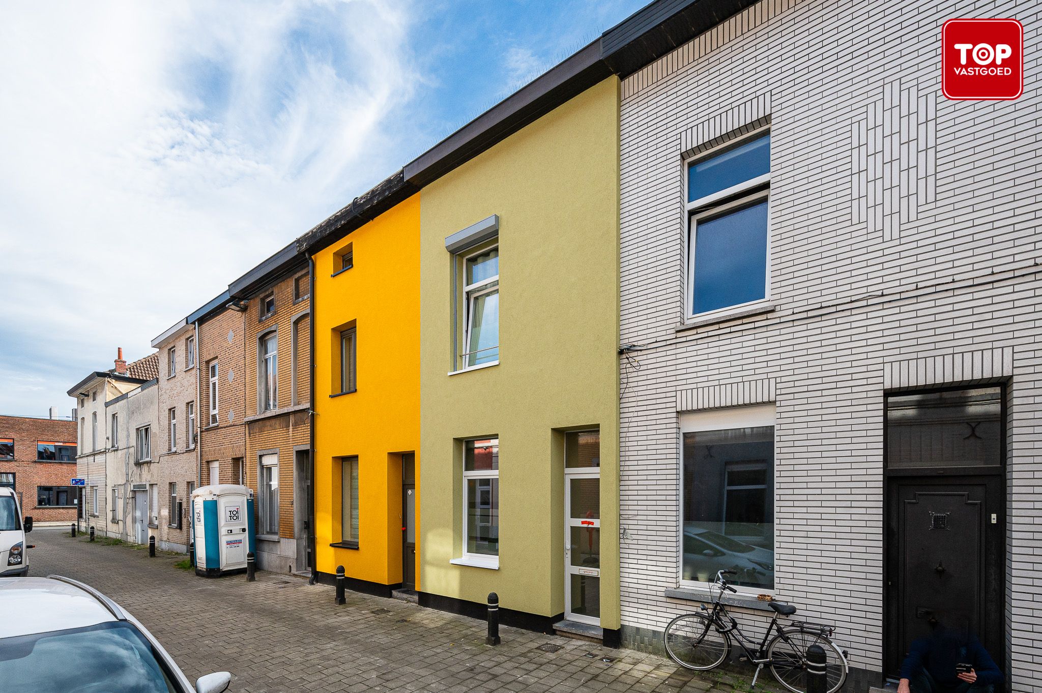 Instapklare woning met 3 slaapkamers en koertje foto 2