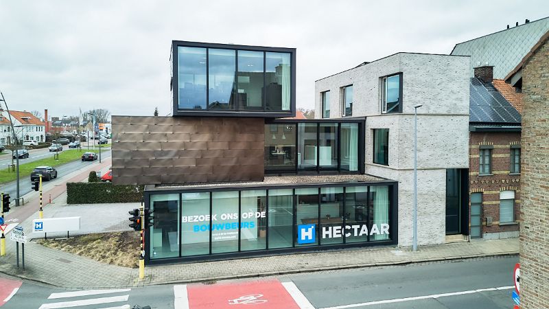 Uniek kantoorgebouw te huur langs de Westlaan te Roeselare foto 3
