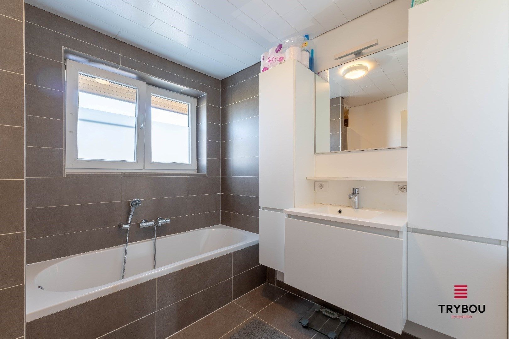 Instapklare halfopen woning in Esen met tuin en 3 slaapkamers - wordt verkocht onder registratie rechten! foto 20
