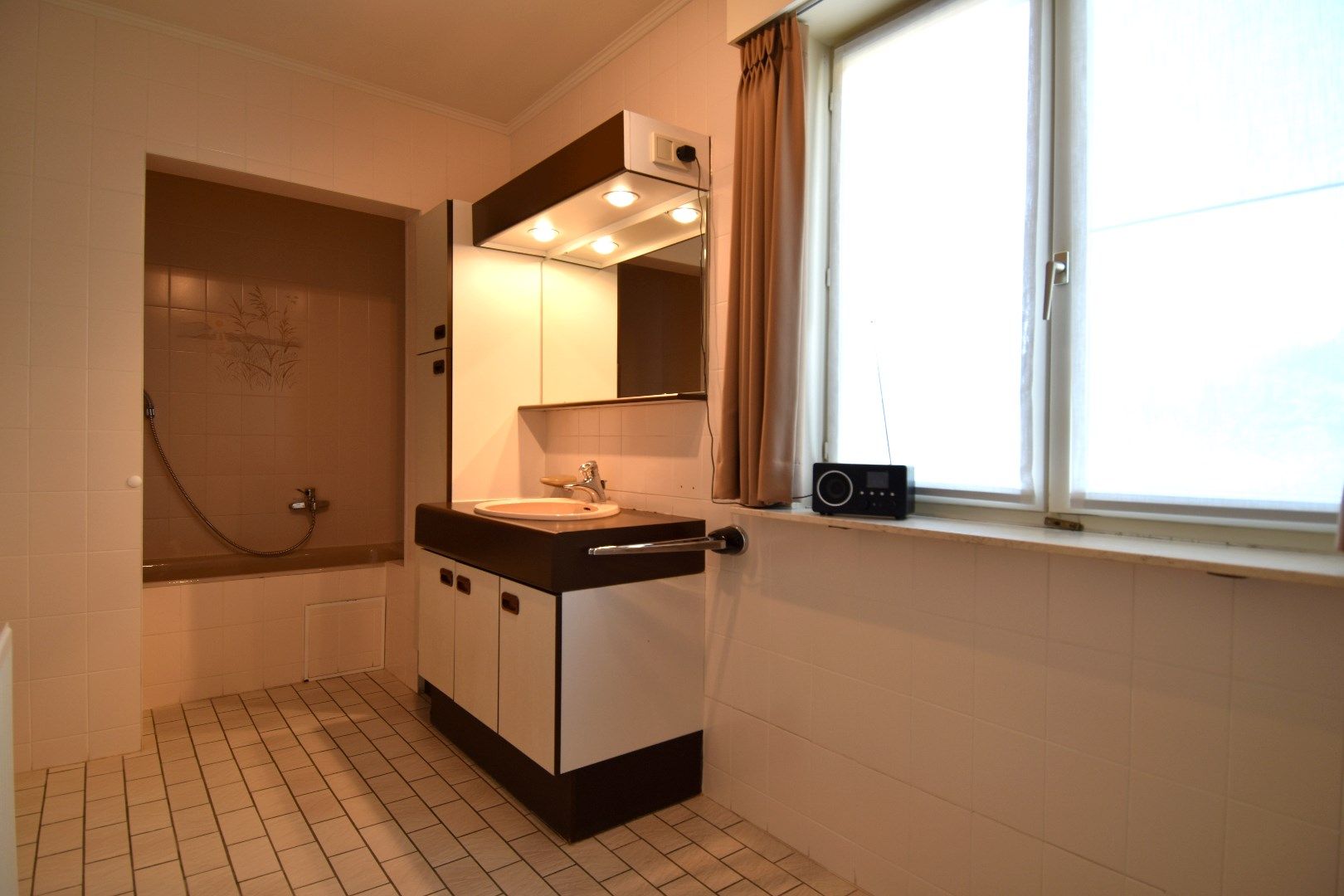 Instapklare HOB met 3 slaapkamers, garage, zolder op een perceel van 1329 m² te Sint-Eloois-Winkel foto 12