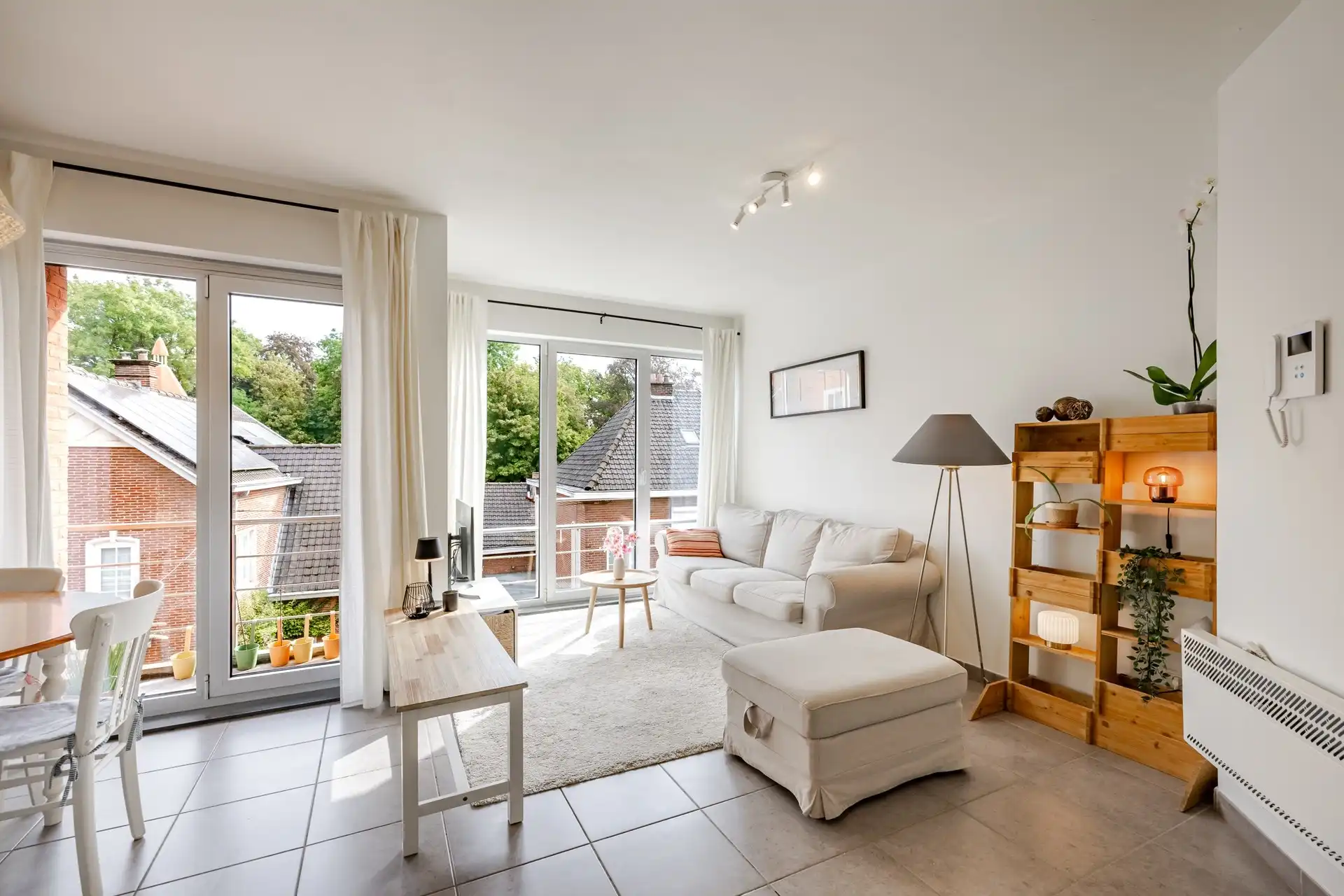 Instapklaar appartement met terras op uitstekende ligging in Erembodegem foto 4