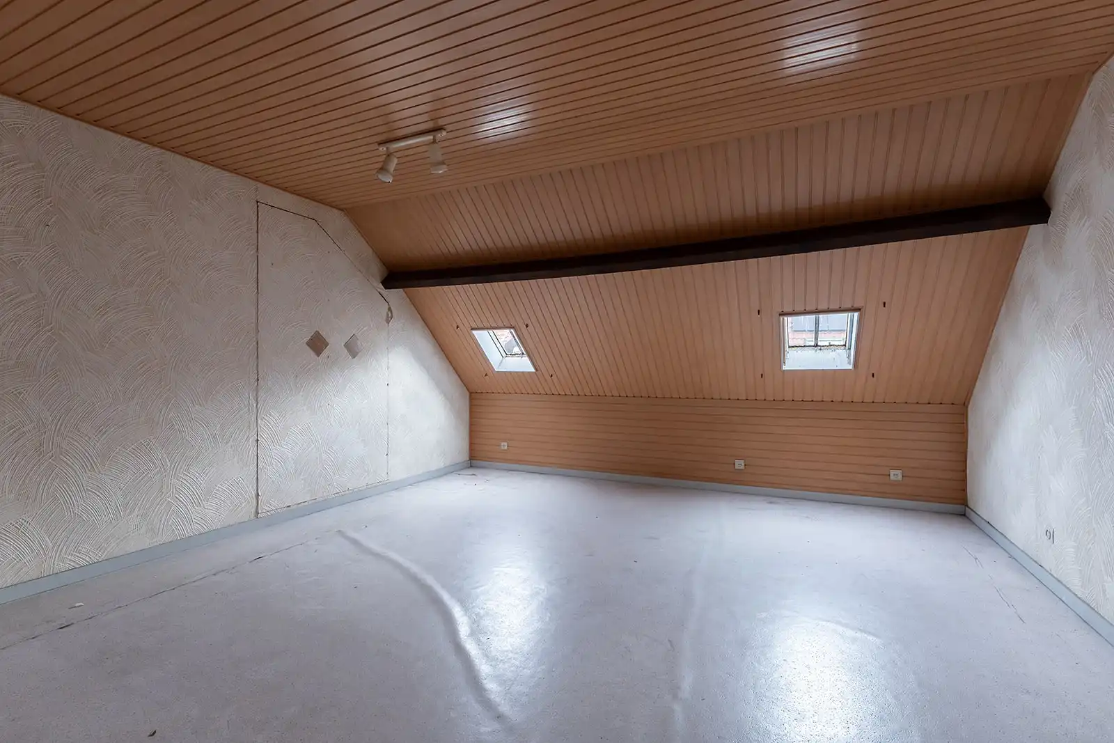 Ruime gezinswoning met 4 slaapkamers in het hart van Heist. foto 18