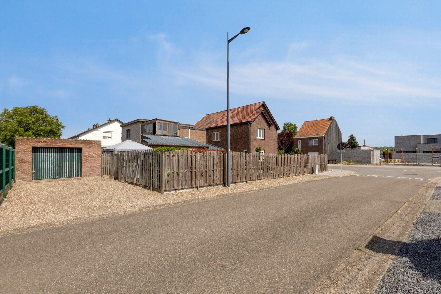 Gezinswoning met drie slaapkamers en veel potentieel in het landelijke Uikhoven (Maasmechelen) foto 40