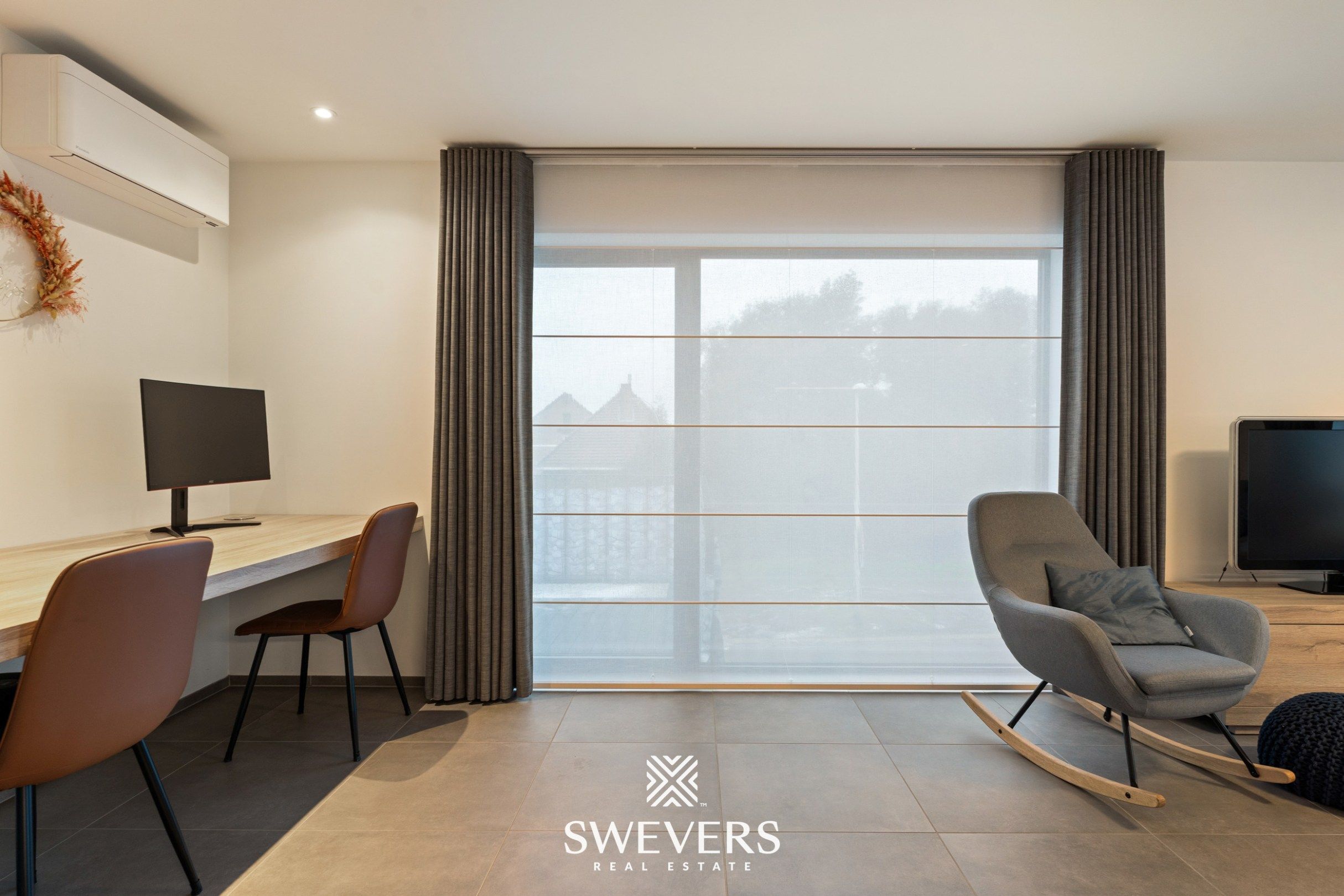 Instapklaar, volledig gerenoveerd appartement met groot terras, airco en staanplaatsen in hartje Heusden-Zolder foto 13