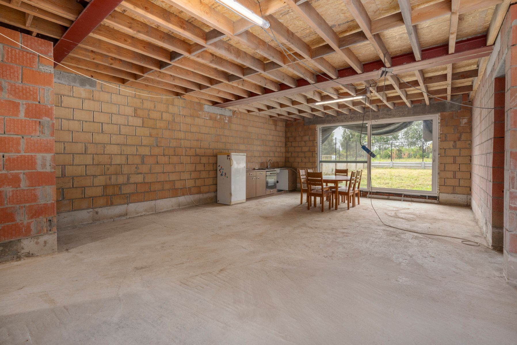 Verder te renoveren woning met drie slaapkamers te Smetlede! foto 2