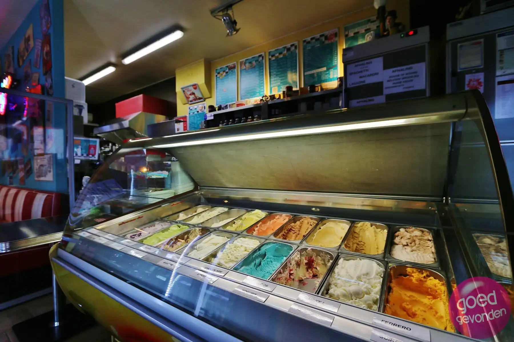 Handelsfonds - ijs en broodjesbar - parking - terras foto 26