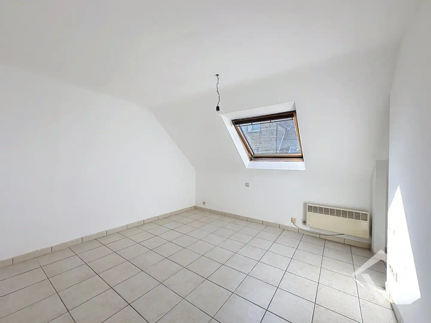 Ruim duplex appartement met zonnig terras in centrum Koekelare  foto 10