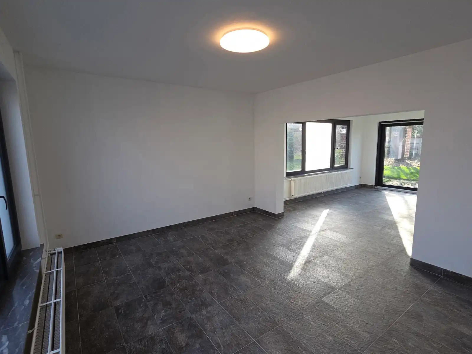 Ruime en charmante gezinswoning met drie slaapkamers foto 7