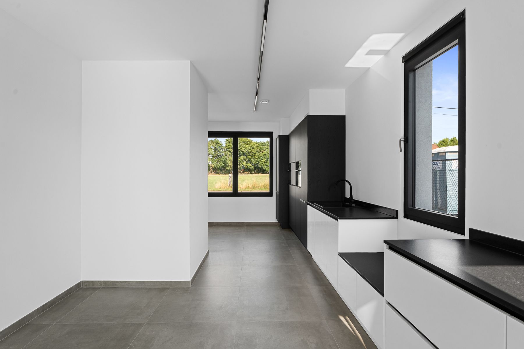 Modern comfort in een tijdloze halfopen bebouwing foto 8