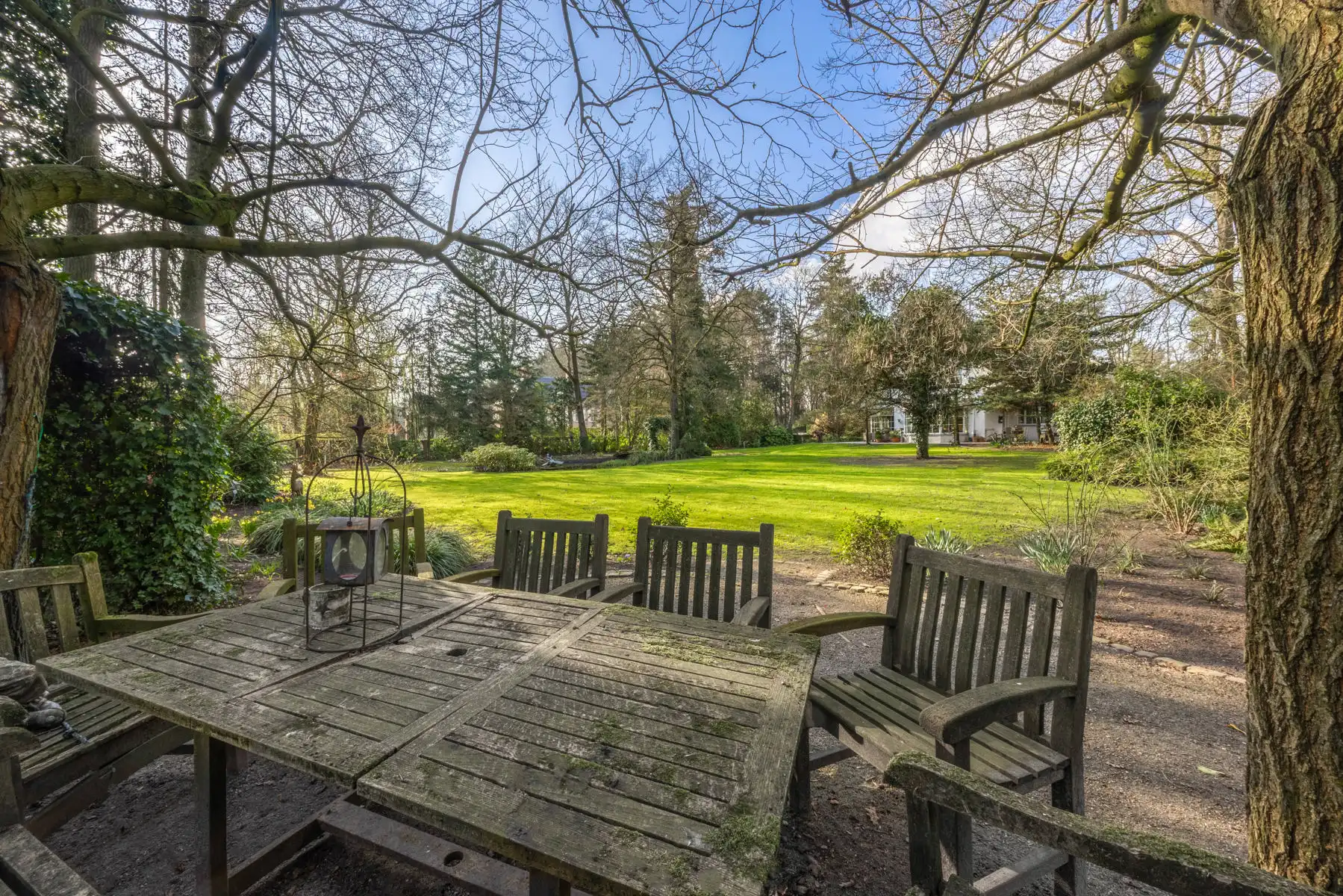 Unieke villa met 4 slpks, 3 bdks, riante garage & guesthouse foto 3