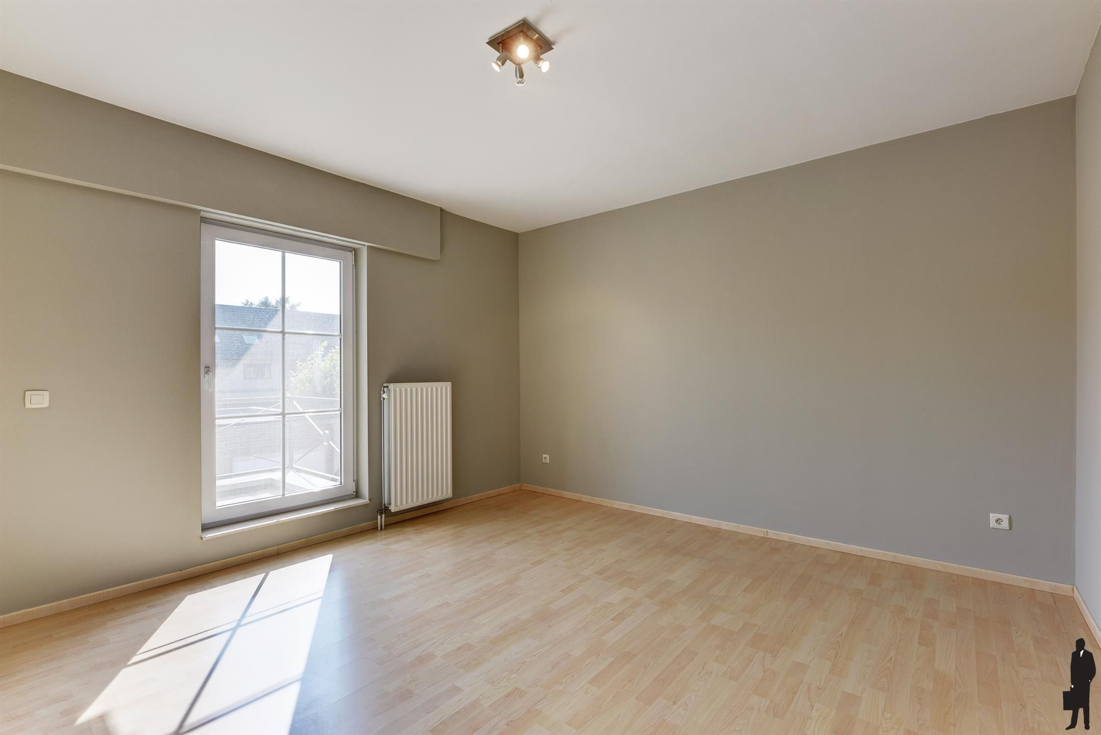 Ruim 3-slaapkamerappartement met terras en garagebox foto 8