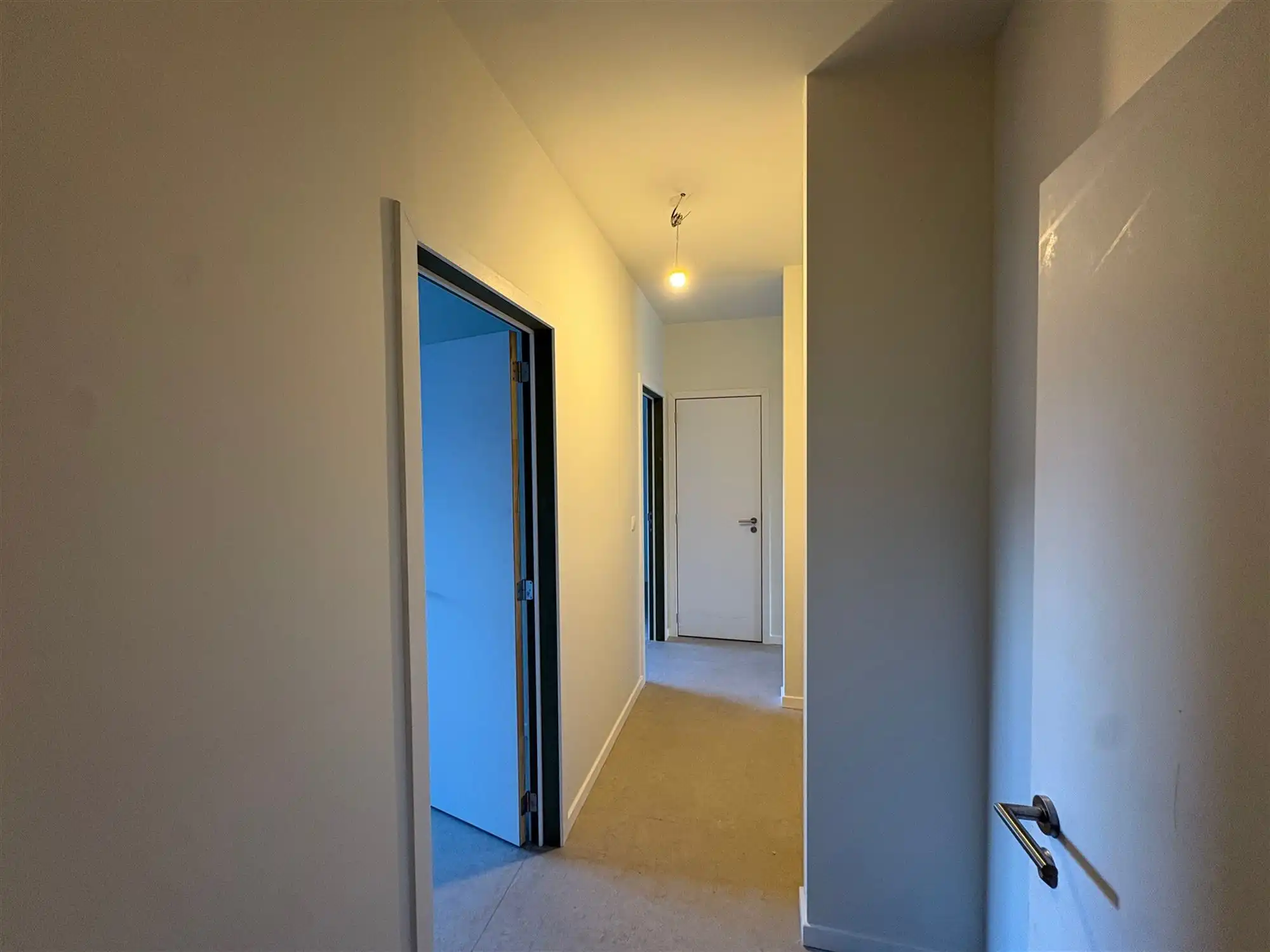 Ruim appartement met 2 slaapkamers en grote zuidtuin. foto 17