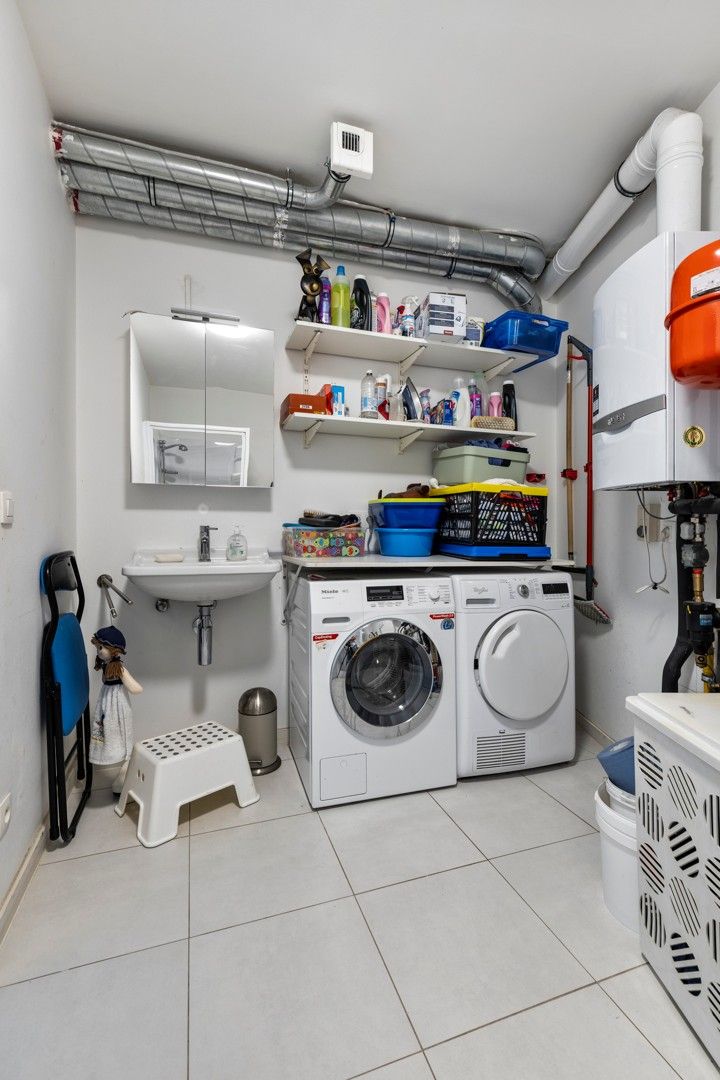 MODERNE, RUIME EN ENERGIEZUINIGE GEZINSWONING MET TUIN, GARAGE, 3 TERRASSEN EN 4 SLPKS OP TOPLOCATIE IN GENT foto 31