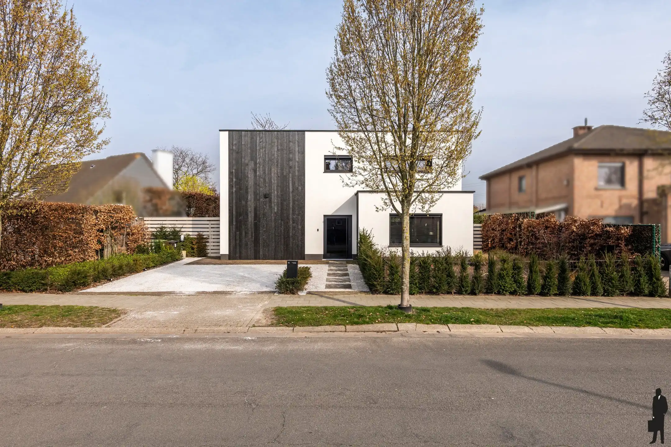 Luxueus energetisch gerenoveerde woning met verwarmd zwembad foto 26