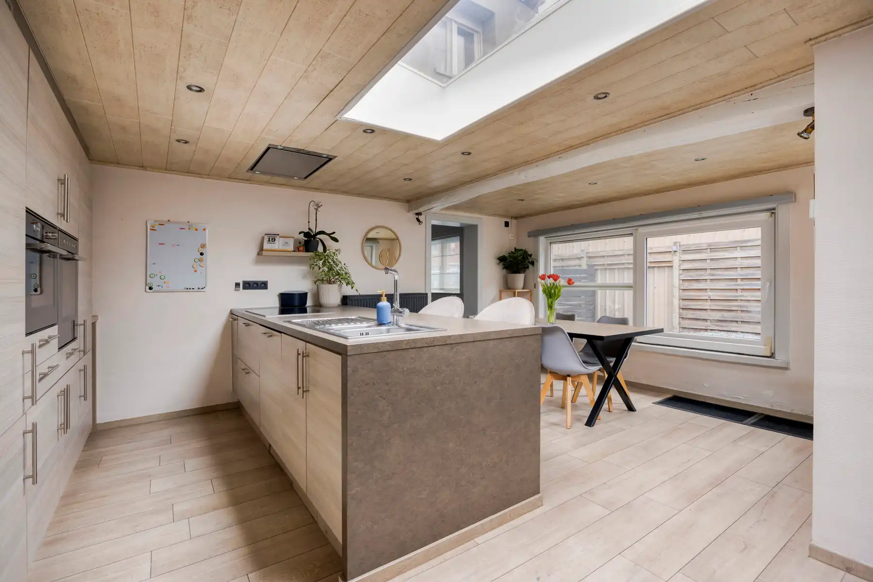 TE KOOP - instapklare halfopen bebouwing met 3 slaapkamers foto 6