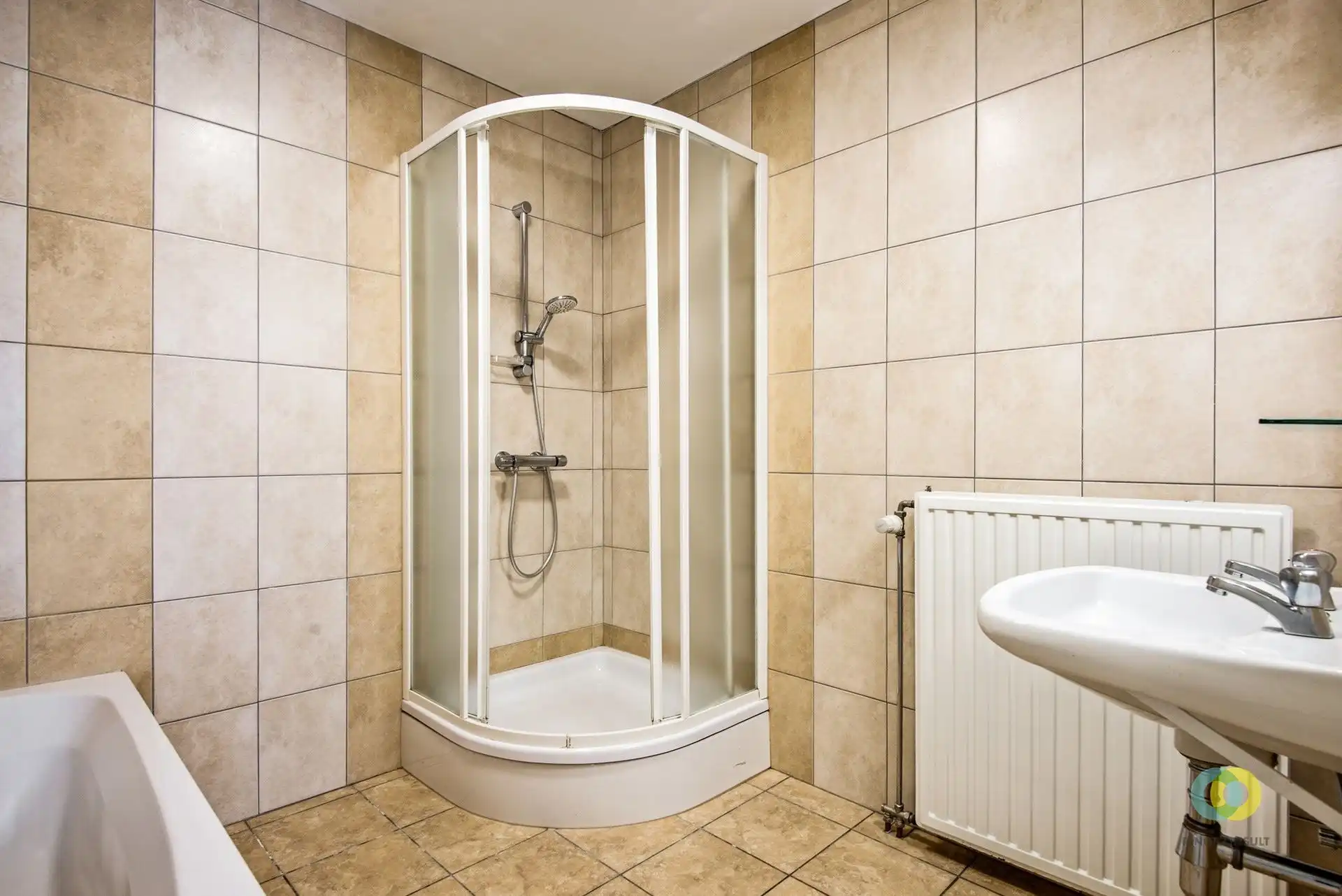 Appartement met twee slaapkamers en binnestaanplaats foto 16