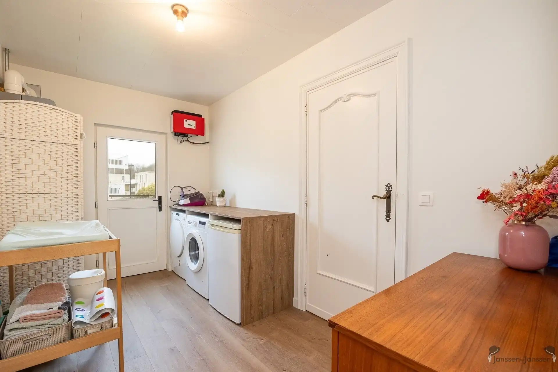 Topwoning met 4 slpks,zonnepanelen en EPC B foto 10