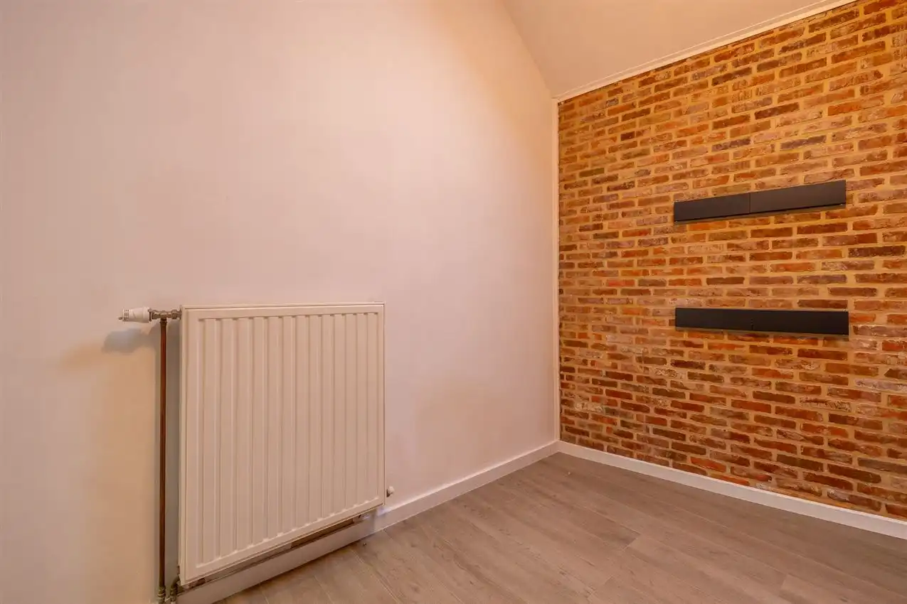 Stijlvol gerenoveerde stadswoning met 3 slk foto 13