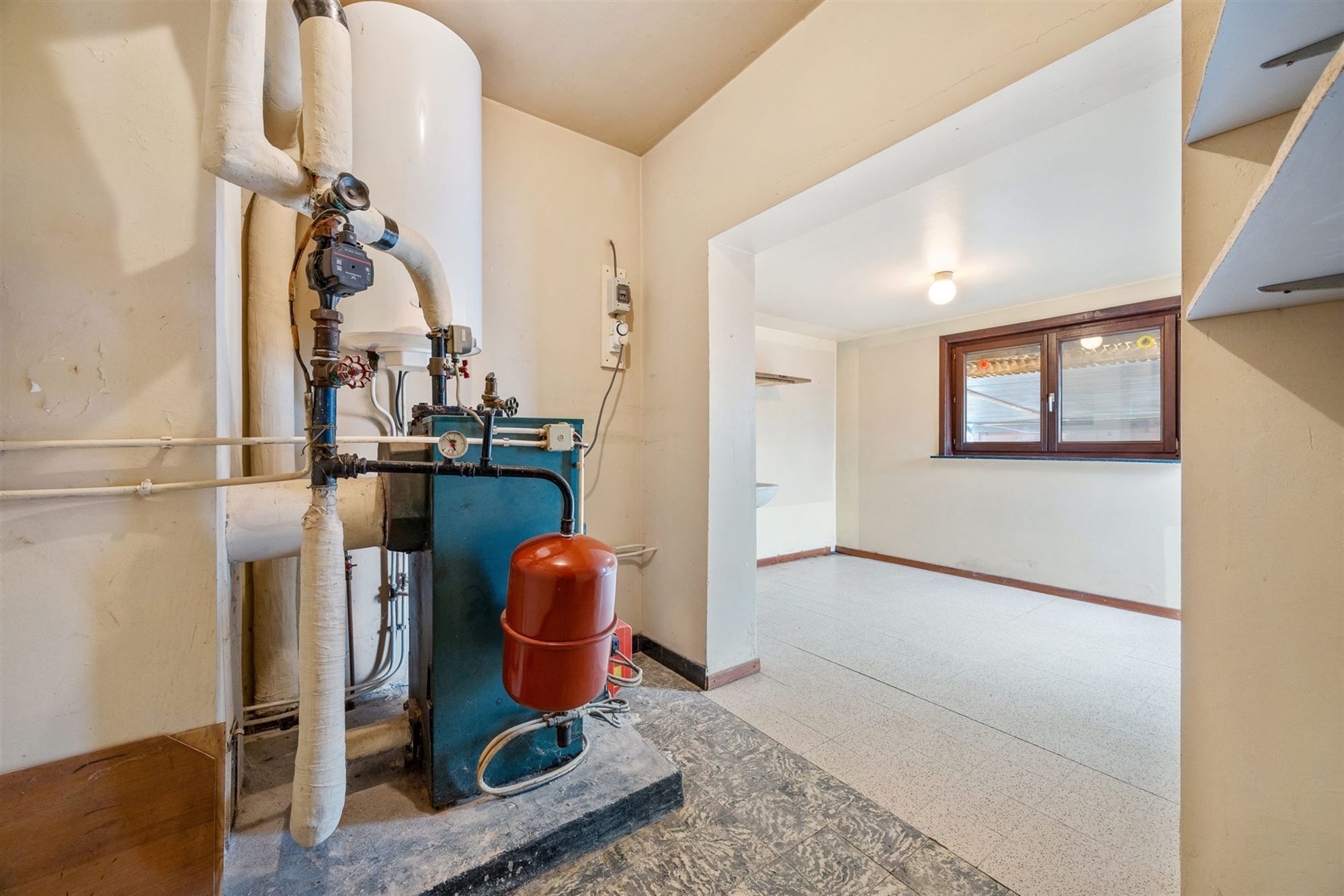 PERFECT ONDERHOUDEN GELIJKVLOERSE WONING OP IDEALE LIGGING foto 14
