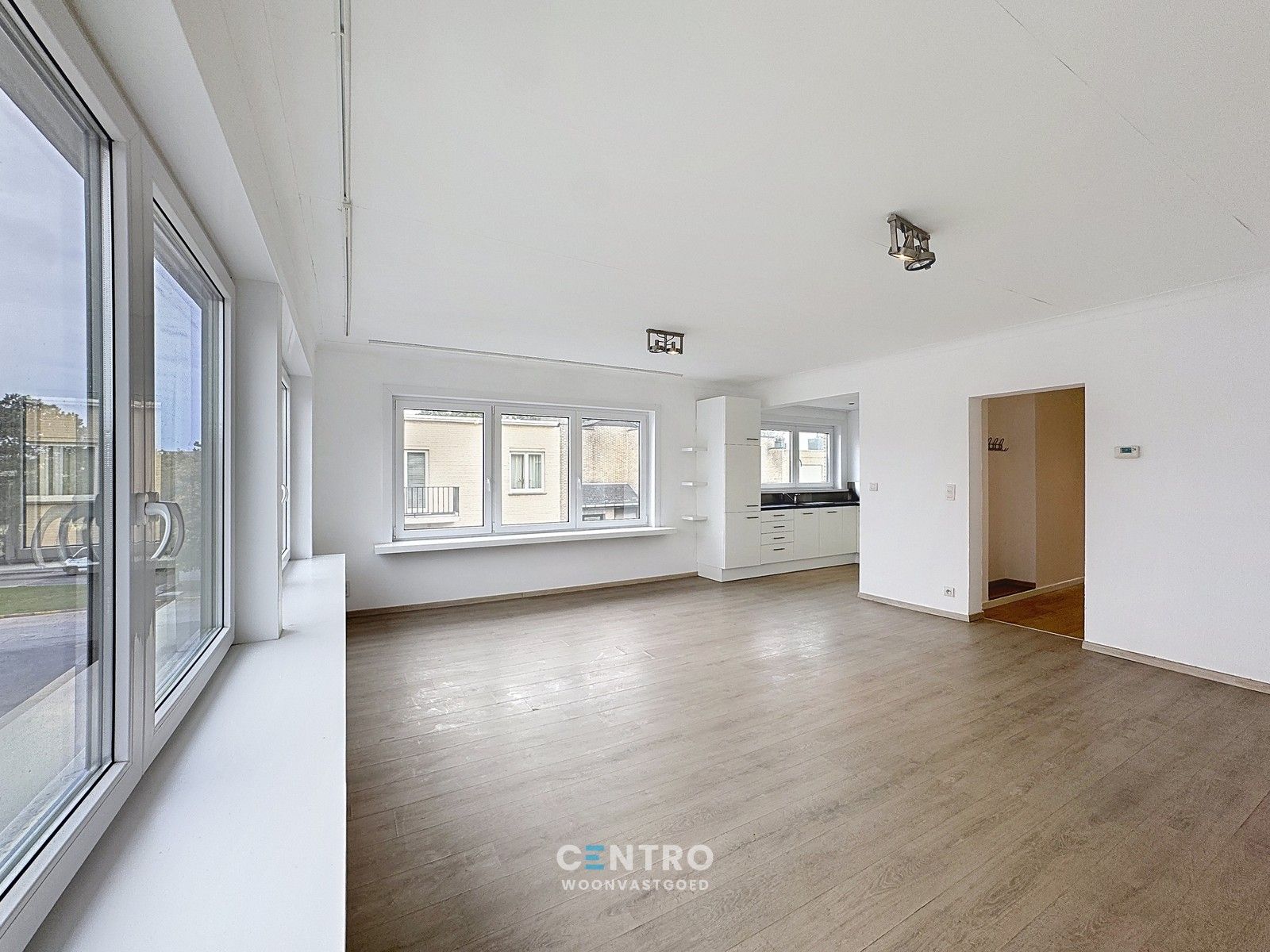 LICHTRIJK appartement op leuke ligging te Blankenberge! foto 4