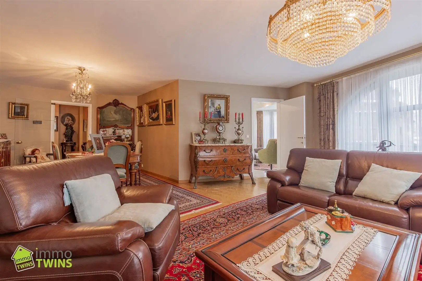 Stijlvol appartement met prachtig uitzicht op het Keizersplein hartje Aalst foto 2