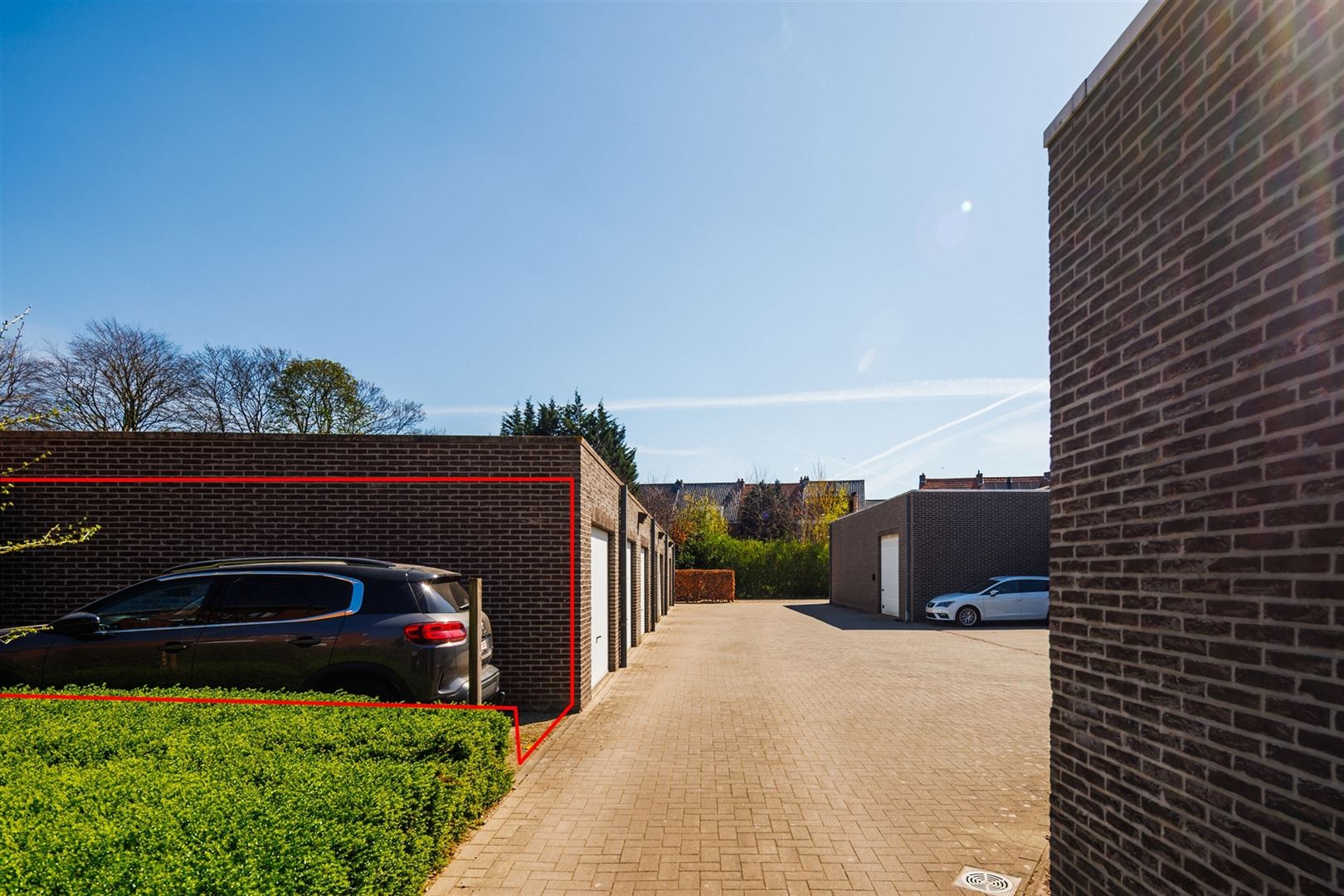 Instapklaar appartement met groot terras en autostaanplaats foto 19
