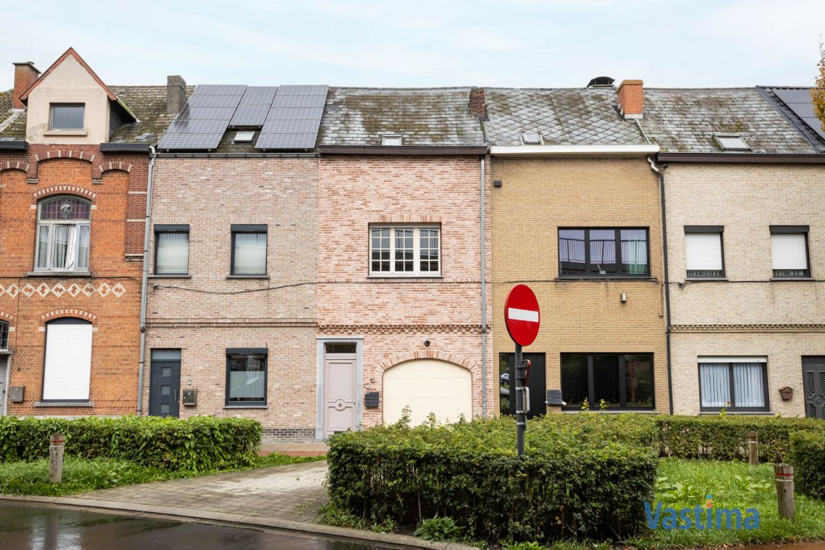 Instapklare woning met inpandige garage nabij centrum Aalst foto 1